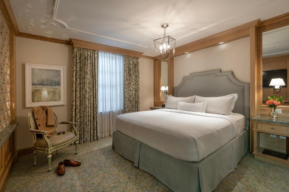 Deluxe Suite interior